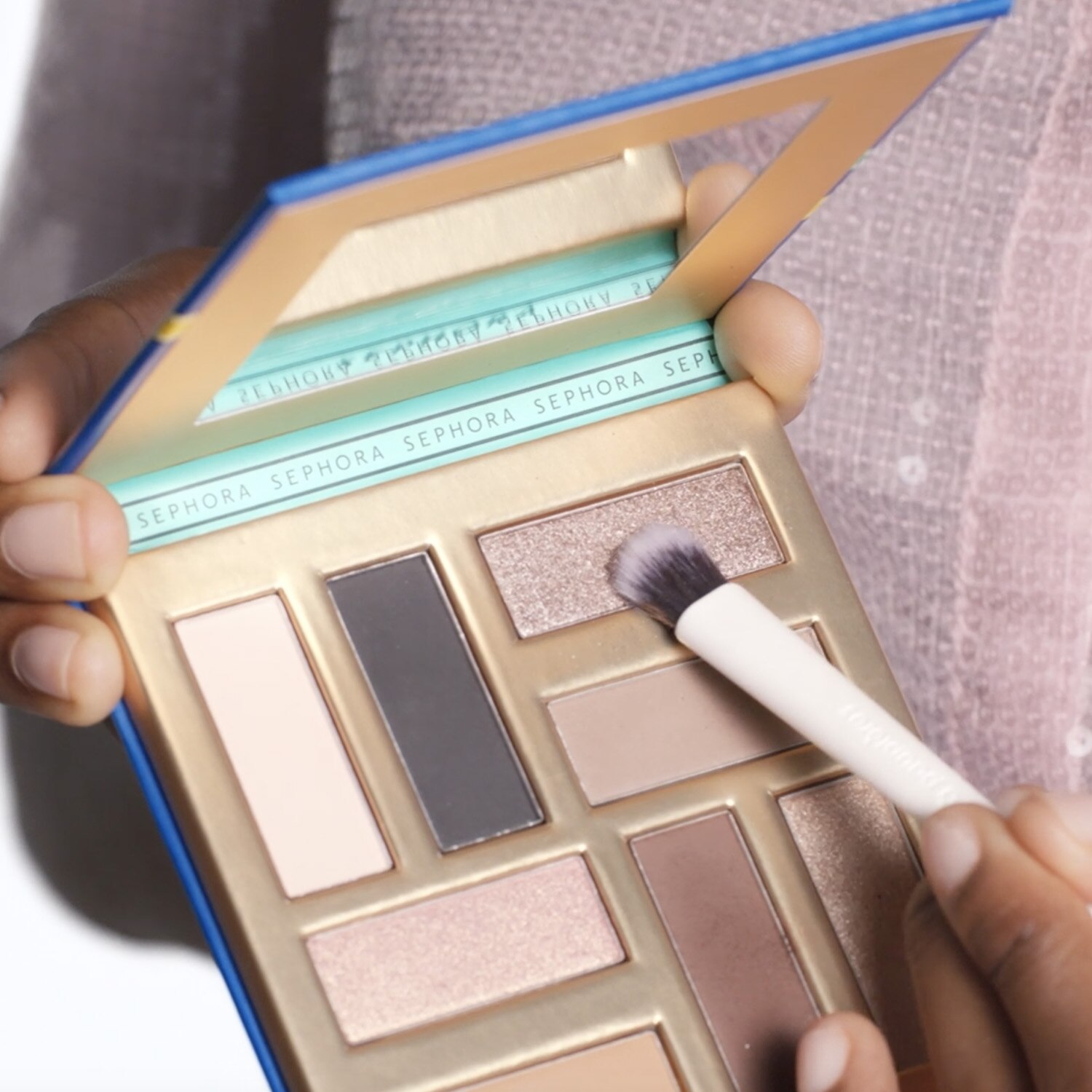 8 EYESHADOW (PALETA DE 8 SOMBRAS DE OJOS-NAVIDAD)